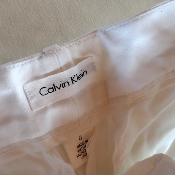 Shorts - Picture 2 of 3